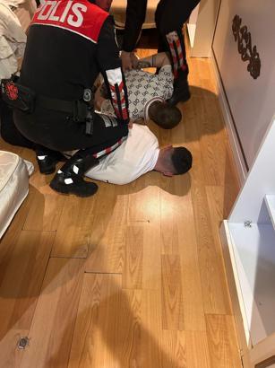 İstanbul - Beşiktaş’ta otel odasına baskın; yatağın altından kalaşnikof çıktı