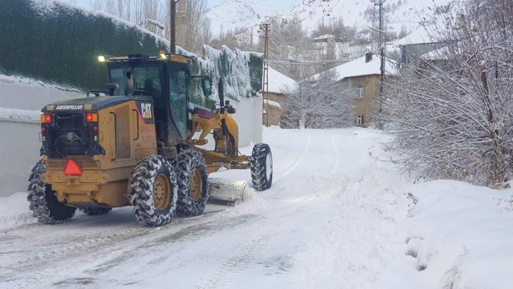 Van'da 569 yerleşim yeri ulaşıma kapandı (2)
