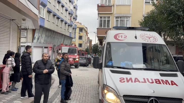 İstanbul – Zeytinburnu'nda 4 katlı binada yangın: 9 kişi dumandan etkilendi