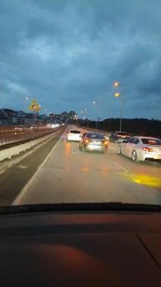 İstanbul- Arnavutköy’de düğün konvoyu ile trafiği yavaşlatıp havaya ateş açtılar