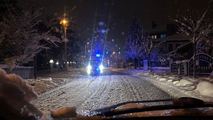 Nargile içerken fenalaşan 6 kişi, karbonmonoksit zehirlenmesi şüphesiyle hastaneye kaldırıldı