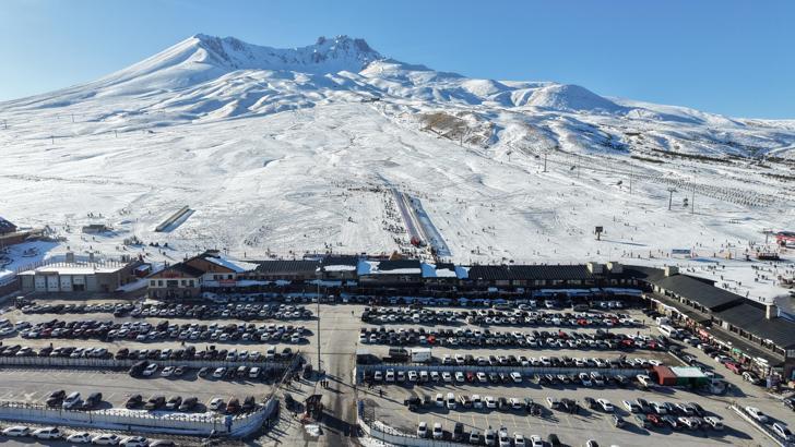 Erciyes'te hafta sonu yoğunluğu