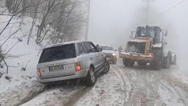 Kocaeli’de kentin yüksek kesimlerinde kar yağışı etkili oldu