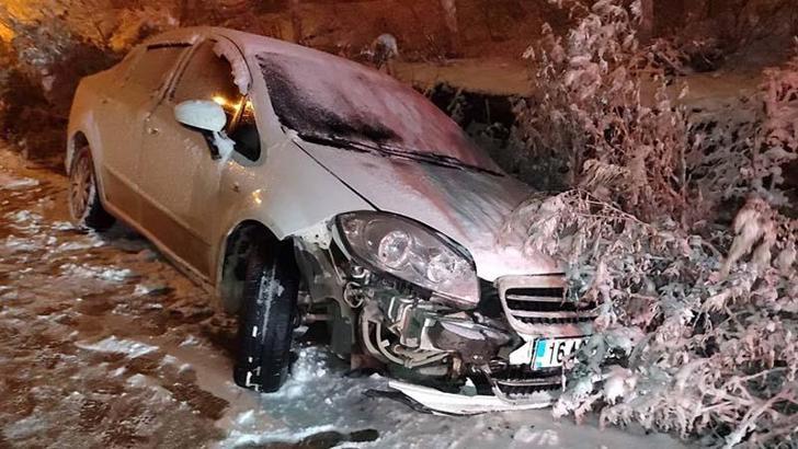 Bursa'da hafif ticari araç ile otomobil çarpıştı: 7 yaralı