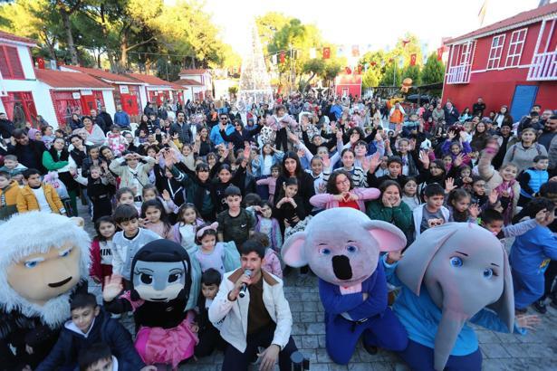 Kepez'de yeni yıl heyecanı Dokumapark'ta yaşandı