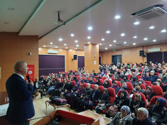 Osmaniye’de umre grubuna eğitim semineri