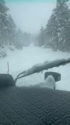Bolu'da kar kalınlığı yarım metreye ulaştı (2)