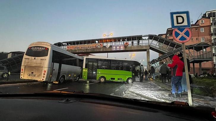 Zonguldak'ta buzlanan yolda 5 araç, birbirine girdi