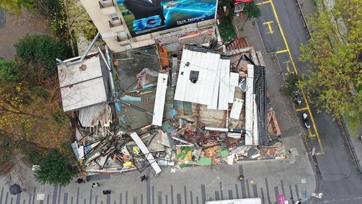 Şişli'de 25 kişinin zehirlendiği restoran yıkıldı