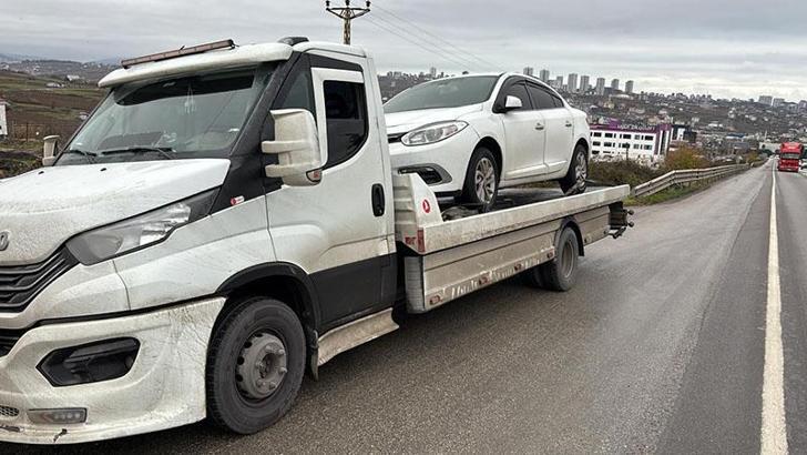 Oto kurtarıcıdaki otomobilde uyuşturucu hap ele geçirildi; 3 tutuklama