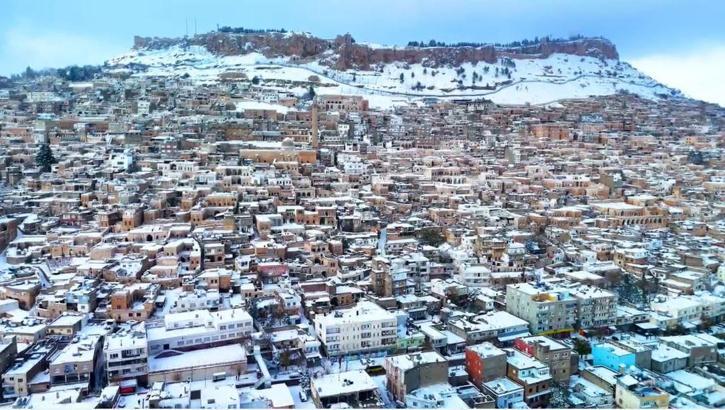 Mardin'deki kar manzaraları dron kamerasında