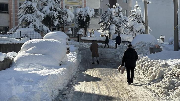 Karabük'te kar kalınlığı 75 santimetreye ulaştı