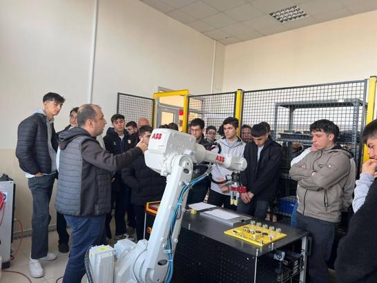 Samsun'da kariyer odaklı eğitimler sürüyor