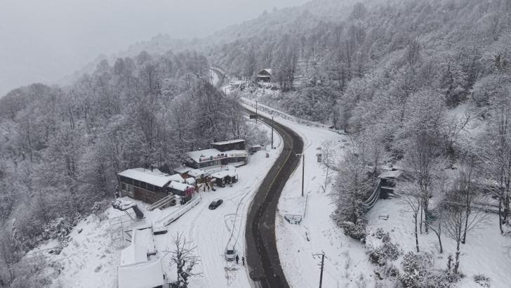 Kartepe’de seyirlik kar manzarası