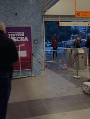Adana’da metro turnikeleri önünde güvenlik görevlileri ve vatandaşlara saldırı anı kamerada