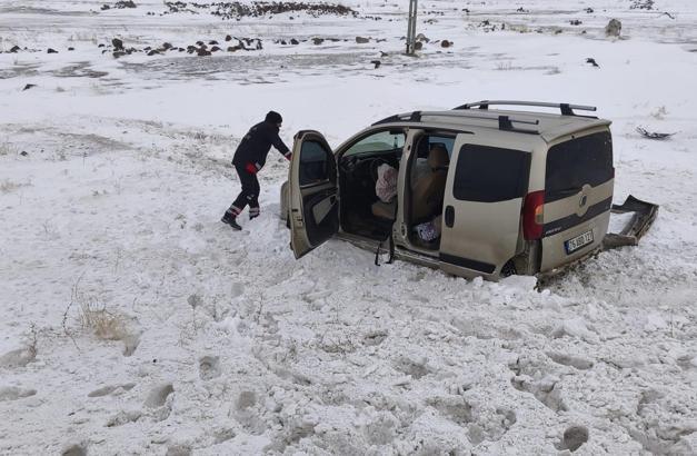 Iğdır'da 4 aracın karıştığı zincirleme kaza; 4 yaralı