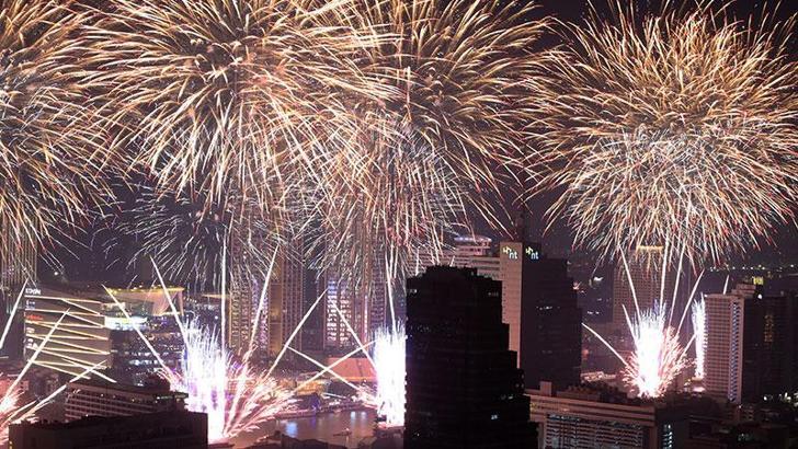 Tayland’da 2026 yılı havai fişek gösterileriyle kutlandı
