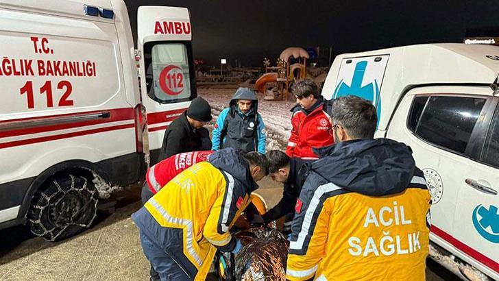 Gaziantep’te kardan yolu kapanan köydeki epilepsi hastasına yürüyerek ulaştılar