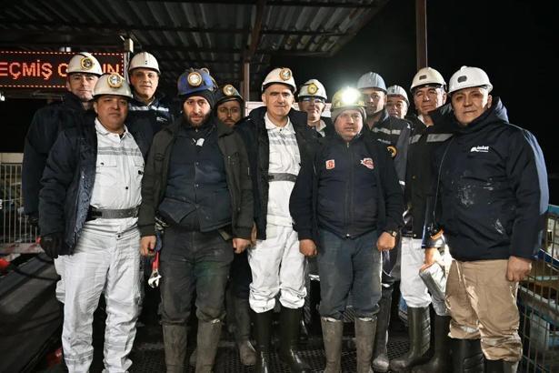 Manisa Valisi Özkan, yeni yıla madencilerle yer altında girdi