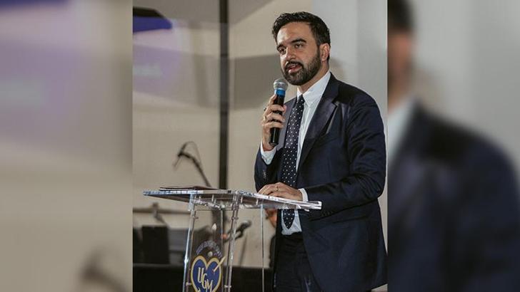 Zohran Mamdani Kur’an-ı Kerim'e el basarak göreve başladı