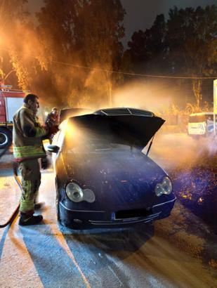 Antakya’da araç yangını meydana geldi