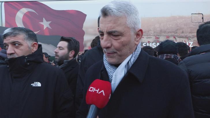 İstanbul - Bakan Bolat, Filistin'e destek için Galata Köprüsü'nde düzenlenen yürüyüşe katıldı