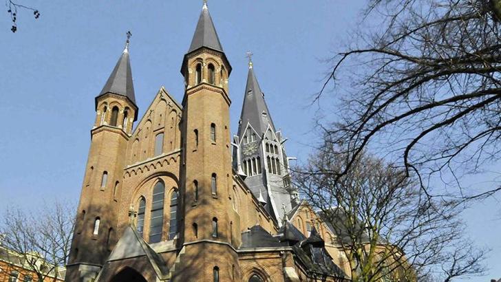 Hollanda’da 154 yıllık kilisede yangın