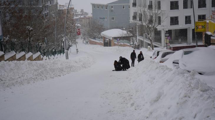 Şırnak’ta 20 köy yolu kardan kapandı