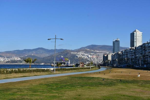 Yeni yılın ilk gününde İzmir'de sessizlik