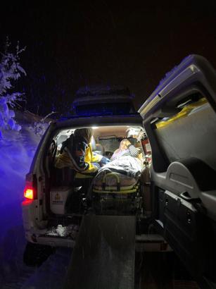 Amasya’da tansiyon hastası, paletli ambulansla hastaneye yetiştirdi