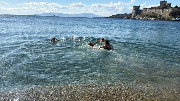 Bodrum ve Milas'ta yeni yılın ilk gününde deniz keyfi