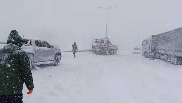Bolu’da yoğun kar yağışı (4)