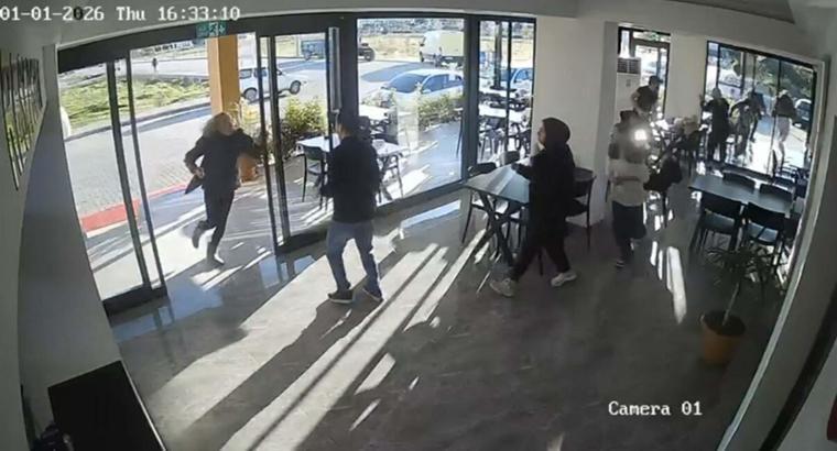 Muğla'da 3.5 büyüklüğünde deprem, o anlar güvenlik kamerasında