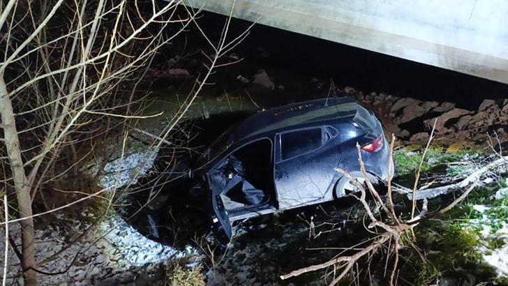 Bursa'da otomobil dereye düştü: 1 yaralı