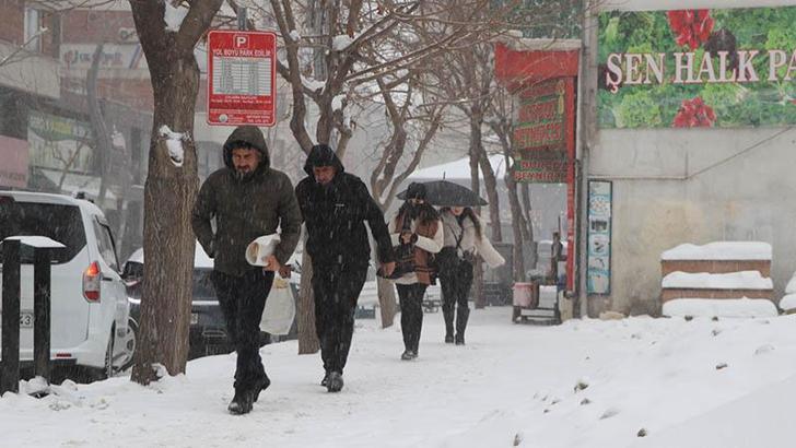 Yurtta kar yağışı etkili oldu; bazı il ve ilçelerde eğitime ara verildi