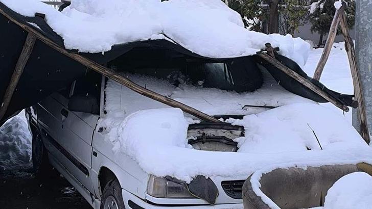 Gaziantep'te 12 iş yerinin çatısı kardan çöktü