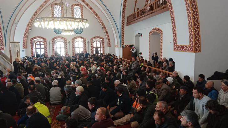 Asrın felaketinde ağır hasar alan Habib-i Neccar Camisi'nde ilk cuma
