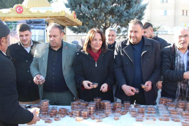 CHP milletvekilleri, Çankırı'da lokma dağıttı