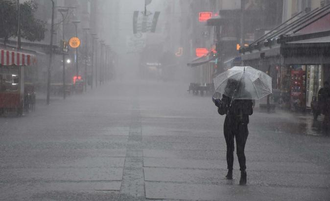 İzmir için kuvvetli sağanak yağmur uyarısı