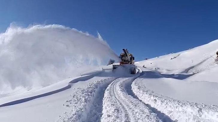 Elazığ’da kar nedeniyle 259 köy yolu kapandı