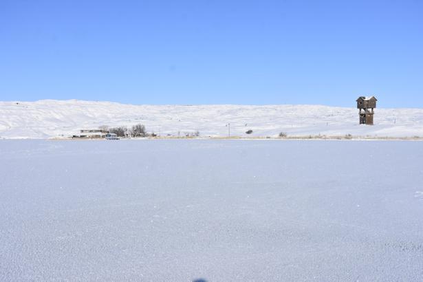 Sivas'ın en büyük gölü Tödürge, buz tuttu
