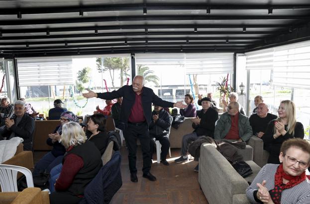 Büyükşehir emekli evlerinde yeni yıl coşkusu yaşandı