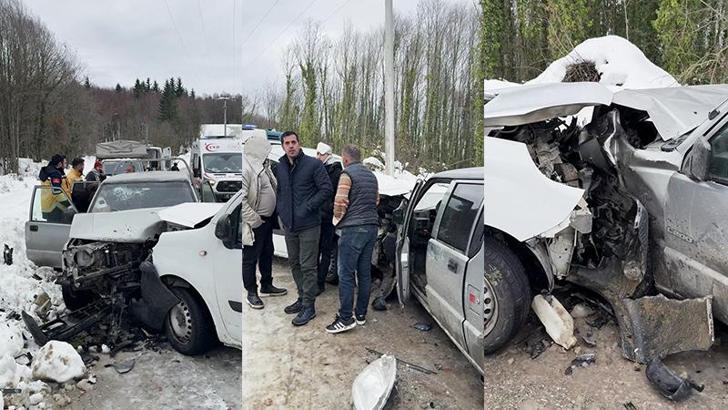 Kamyonet ile hafif ticari araç çarpıştı: 3'ü çocuk 7 yaralı