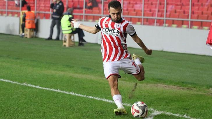 Samsunspor'da antrenmanda sakatlanan Emre Kılınç, 10-12 hafta sahalardan uzak kalacak