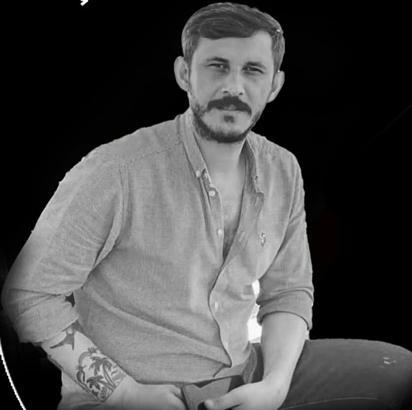 Otobüsü sollamak isterken kullandığı motosikletin devrilmesi sonucu öldü