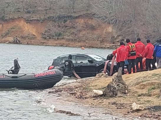 Gölette otomobilde cesedi bulunan Elif’in ön otopsideki ölüm nedeni 'suda boğulma'