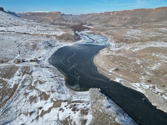 Baraj gölünün yüzeyi dondu / Ek fotoğraflar