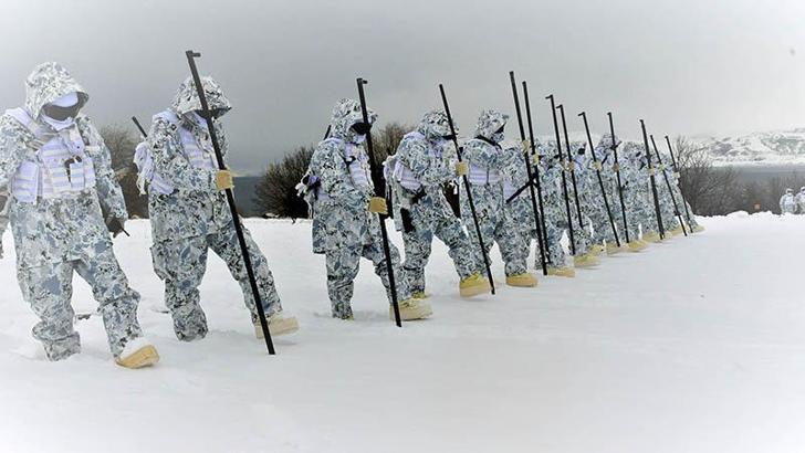 MSB'den 'derin karda muharebe eğitimi' paylaşımı