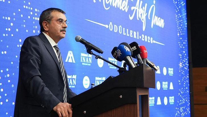 Mehmet Akif İnan ödülleri sahiplerini buldu