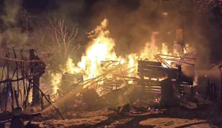 Safranbolu'da 2 katlı ahşap ev yandı; 1 yaralı